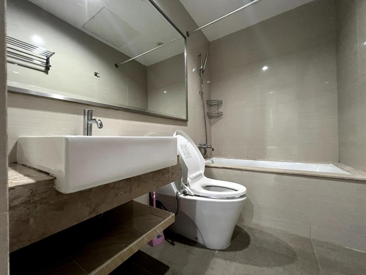 2 Bed Casa Grande Mall Kota Kasablanka, View Swimming Pool By Travelibu *