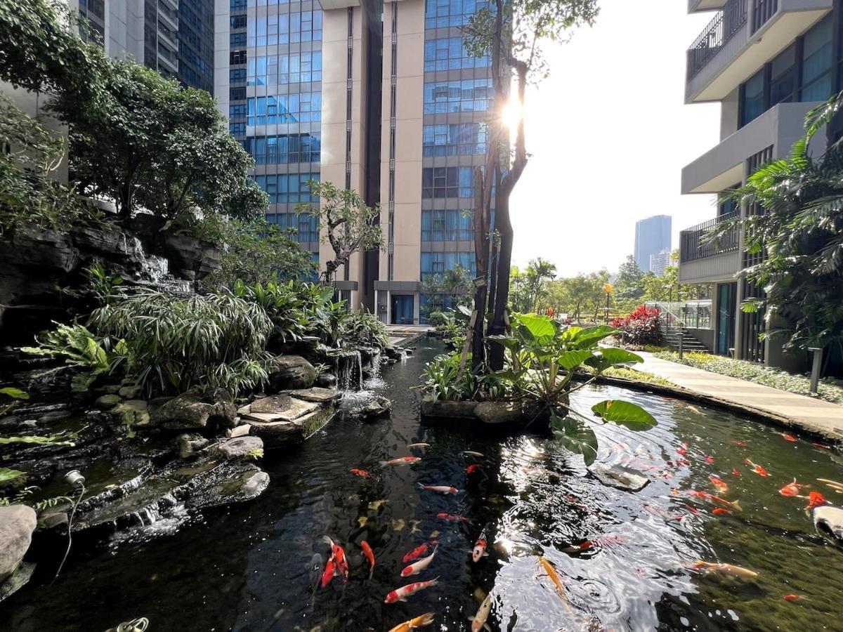 Apartemen 2 Bed Casa Grande Mall Kota Kasablanka, View Swimming Pool By Travelibu