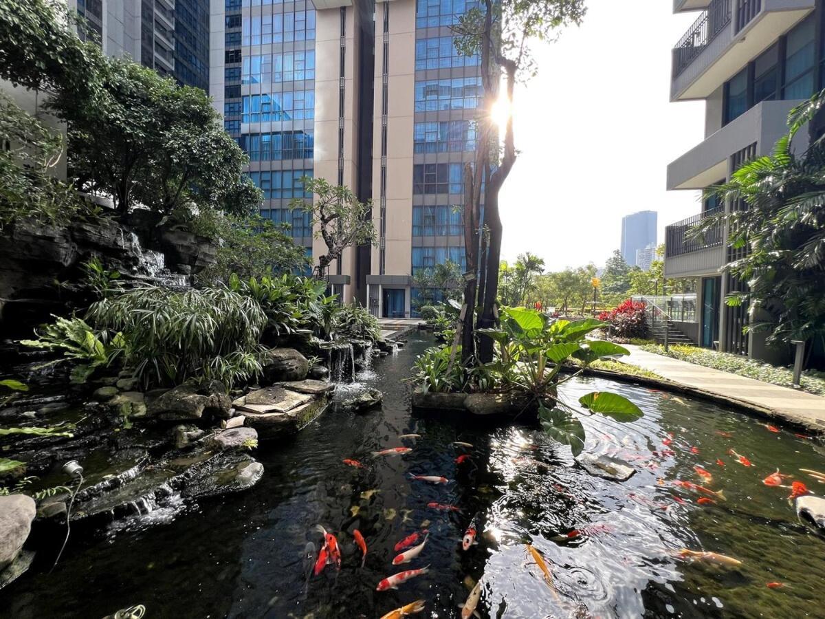 Apartemen 2 Bed Casa Grande Mall Kota Kasablanka, View Swimming Pool By Travelibu Jakarta