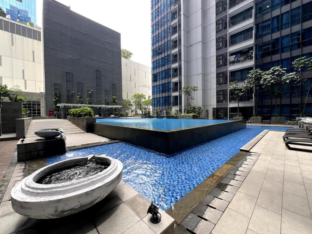 Apartemen 2 Bed Casa Grande Mall Kota Kasablanka, View Swimming Pool By Travelibu Jakarta